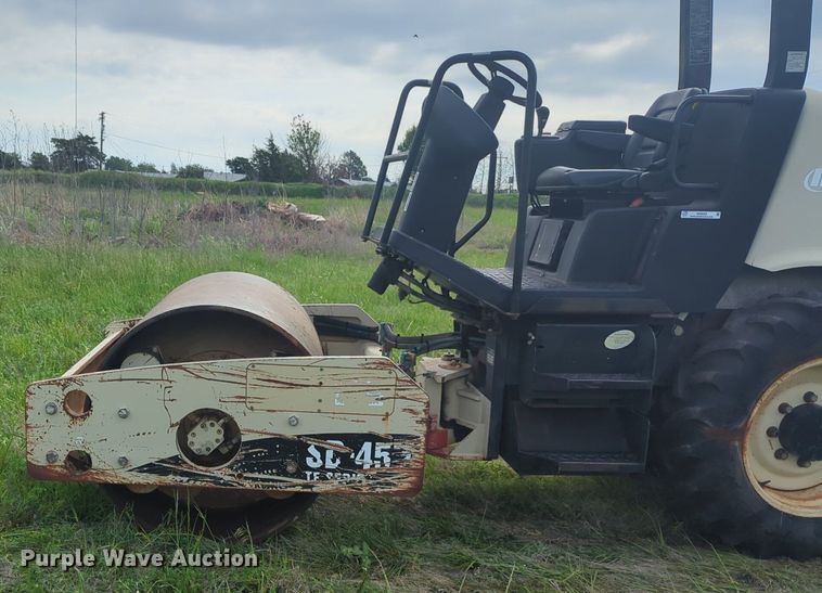 image for item NZ9658 2005 Ingersoll Rand SD45D TF single drum vibratory roller