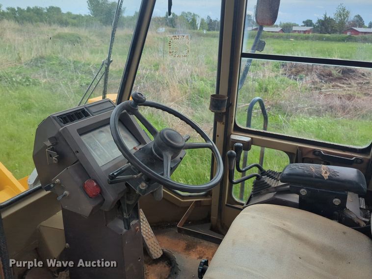 image for item NZ9660 1990 Komatsu WA380-1 wheel loader