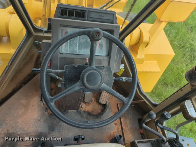image for item NZ9660 1990 Komatsu WA380-1 wheel loader