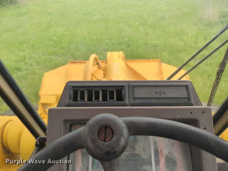 image for item NZ9660 1990 Komatsu WA380-1 wheel loader