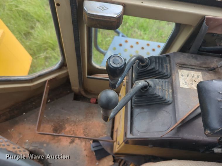 image for item NZ9660 1990 Komatsu WA380-1 wheel loader