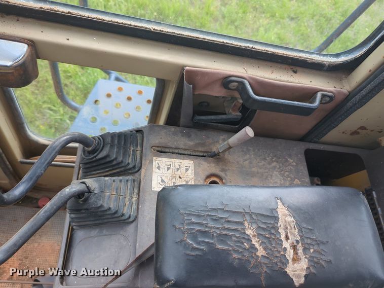 image for item NZ9660 1990 Komatsu WA380-1 wheel loader