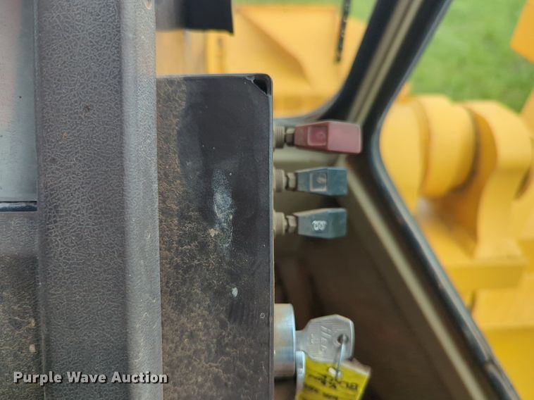 image for item NZ9660 1990 Komatsu WA380-1 wheel loader