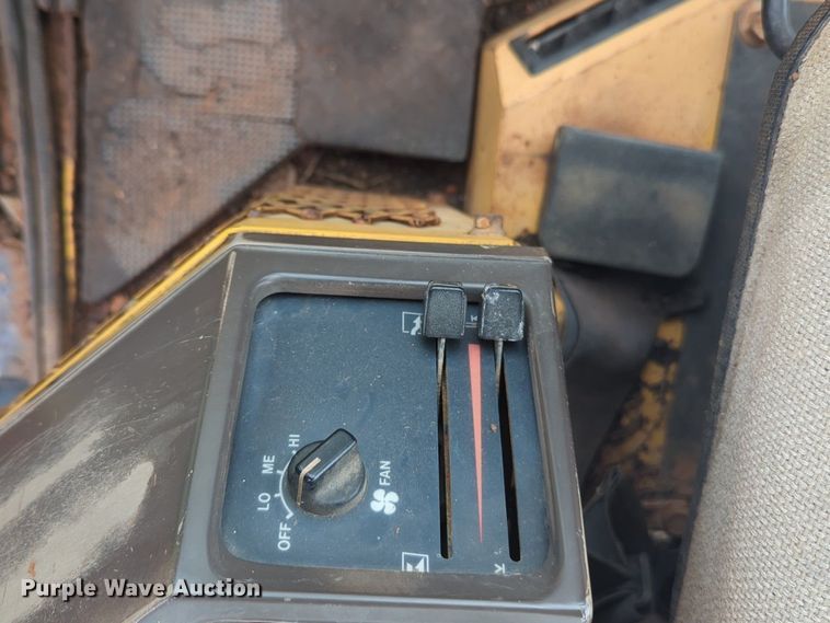 image for item NZ9660 1990 Komatsu WA380-1 wheel loader