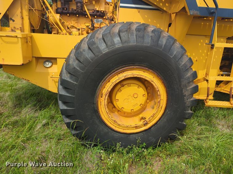 image for item NZ9660 1990 Komatsu WA380-1 wheel loader