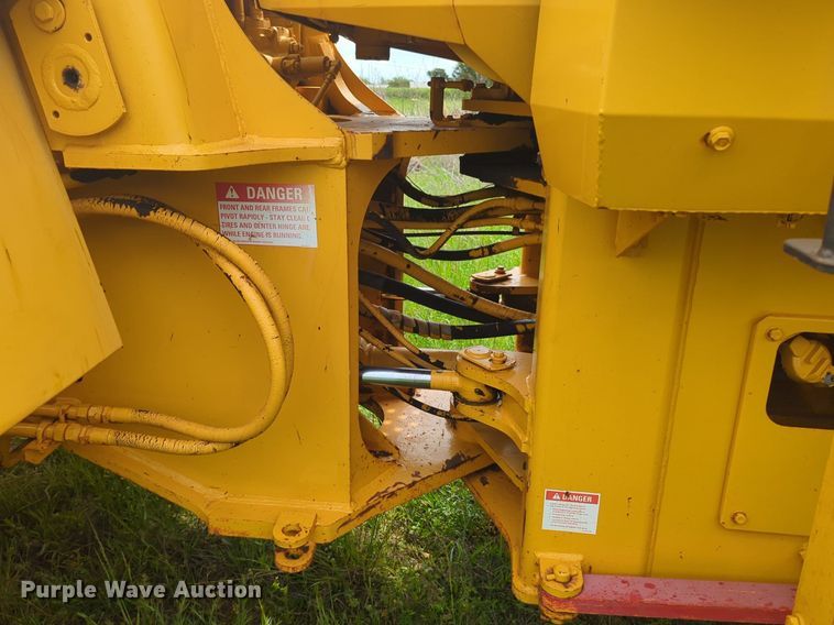 image for item NZ9660 1990 Komatsu WA380-1 wheel loader