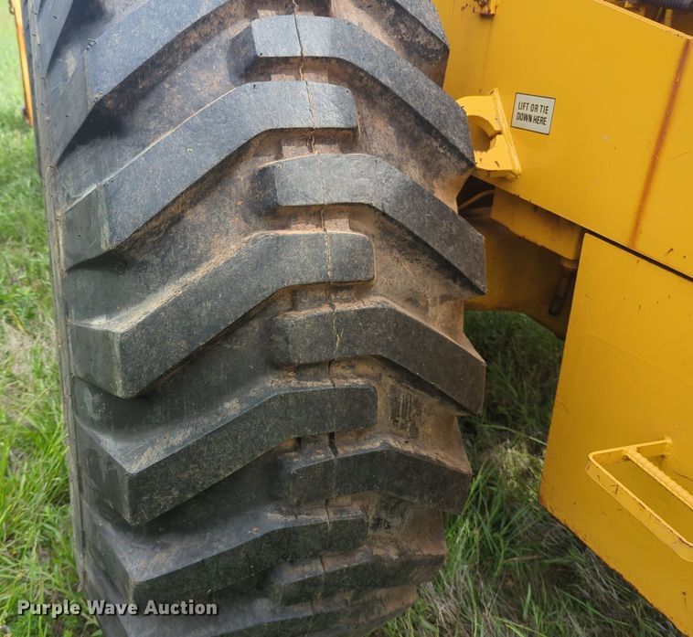 image for item NZ9660 1990 Komatsu WA380-1 wheel loader