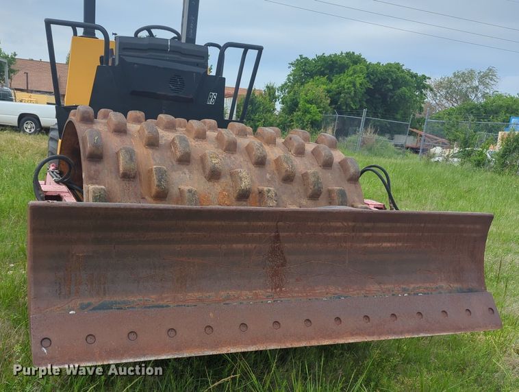 image for item NZ9661 1999 Dynapac CA152PD single drum vibratory roller