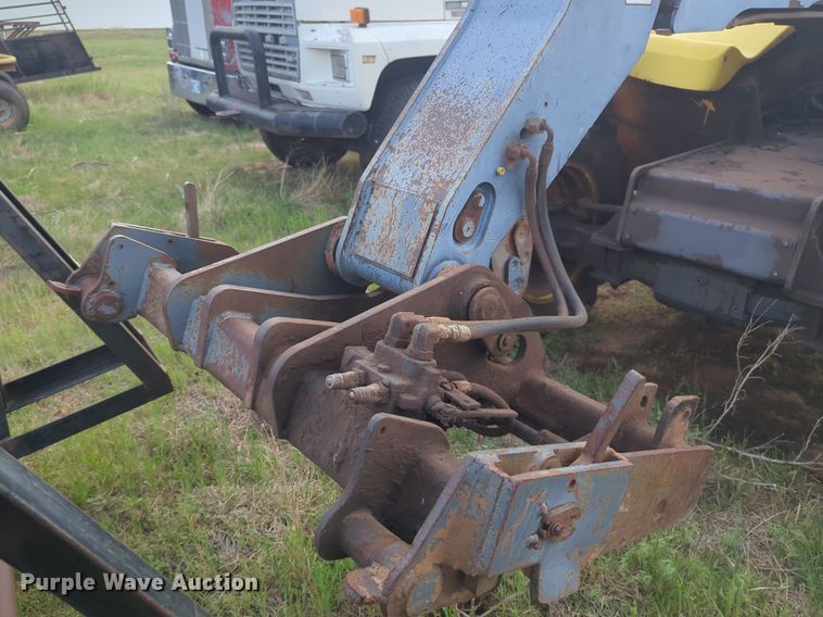 image for item NZ9680 2000 New Holland LM430 telehandler