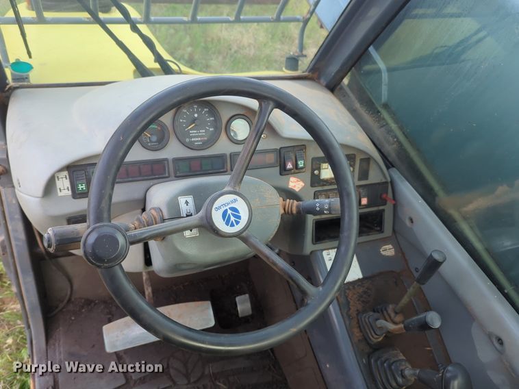 image for item NZ9680 2000 New Holland LM430 telehandler