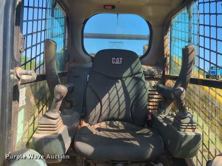 image for item NZ9685 2019 Caterpillar 289D3 skid steer loader