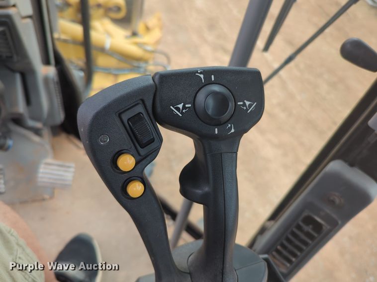 image for item NZ9699 2012 Caterpillar 140M2 VHP motor grader