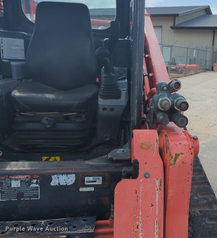image for item NZ9714 2019 Kubota SVL95-2S tracked skid steer loader