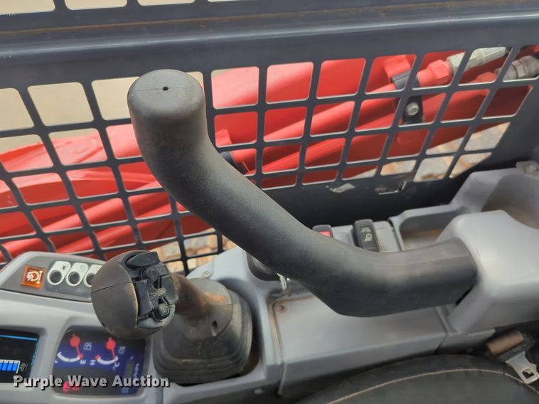 image for item NZ9714 2019 Kubota SVL95-2S tracked skid steer loader