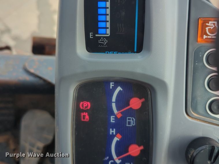 image for item NZ9714 2019 Kubota SVL95-2S tracked skid steer loader