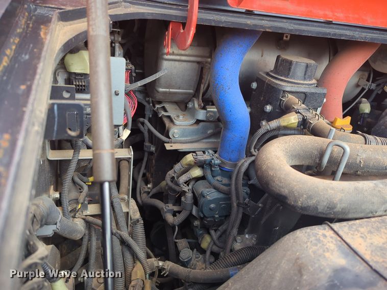 image for item NZ9714 2019 Kubota SVL95-2S tracked skid steer loader