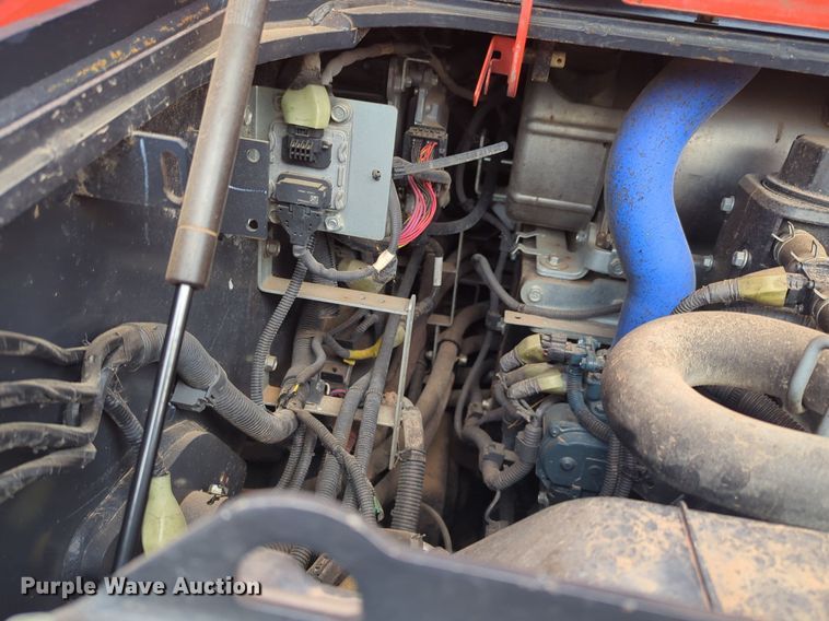 image for item NZ9714 2019 Kubota SVL95-2S tracked skid steer loader