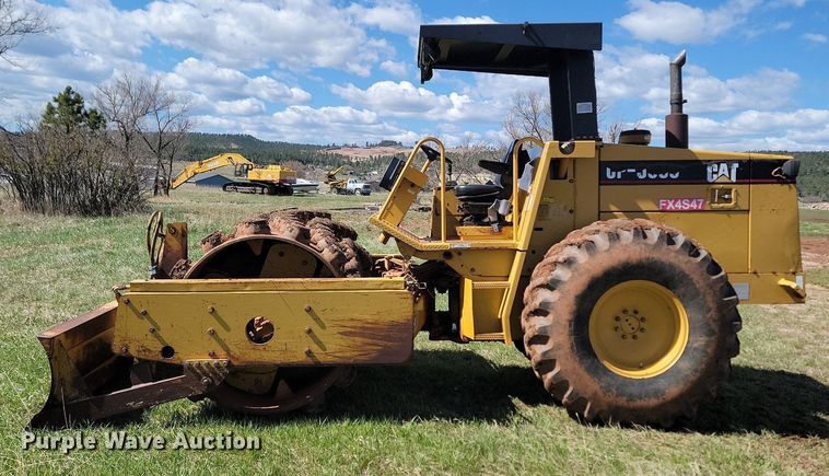 image for item NZ9760 1998 Caterpillar  CP-563C single drum vibratory roller