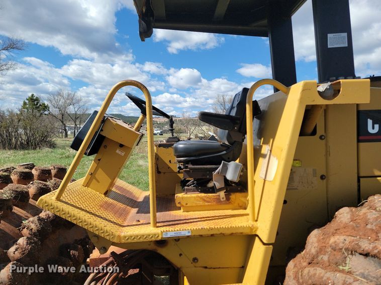 image for item NZ9760 1998 Caterpillar  CP-563C single drum vibratory roller