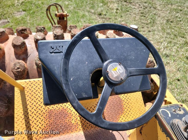 image for item NZ9760 1998 Caterpillar  CP-563C single drum vibratory roller
