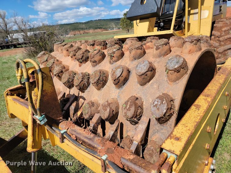 image for item NZ9760 1998 Caterpillar  CP-563C single drum vibratory roller