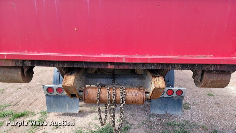 image for item NZ9762 2012 Freightliner  Cascadia  roll-off container truck