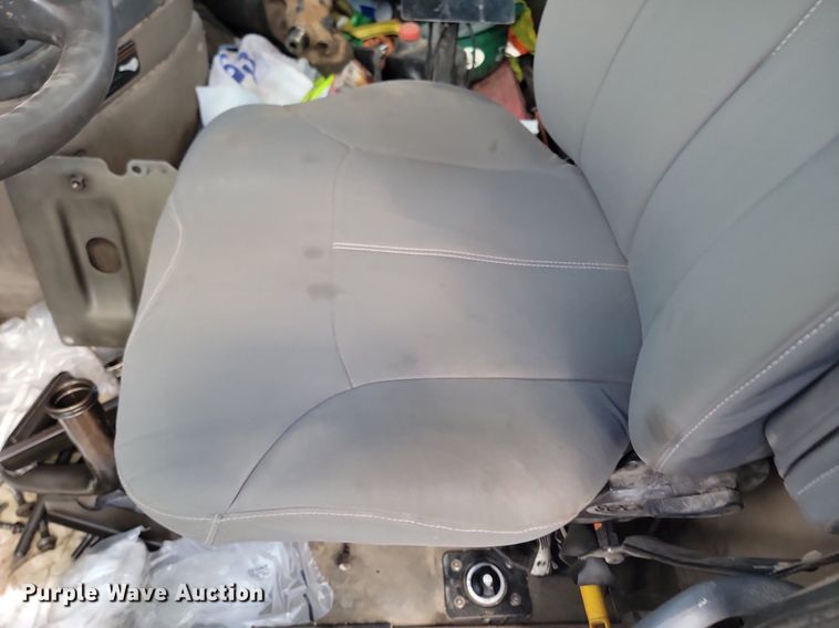 image for item NZ9762 2012 Freightliner  Cascadia  roll-off container truck