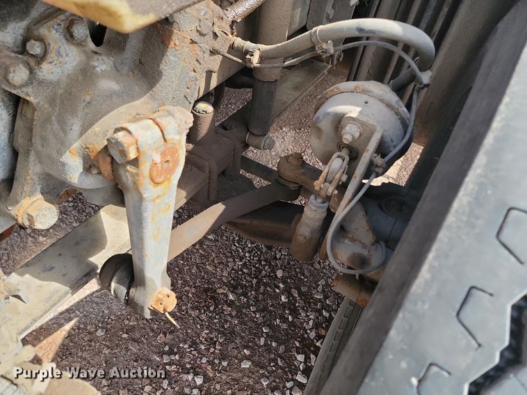 image for item NZ9762 2012 Freightliner  Cascadia  roll-off container truck