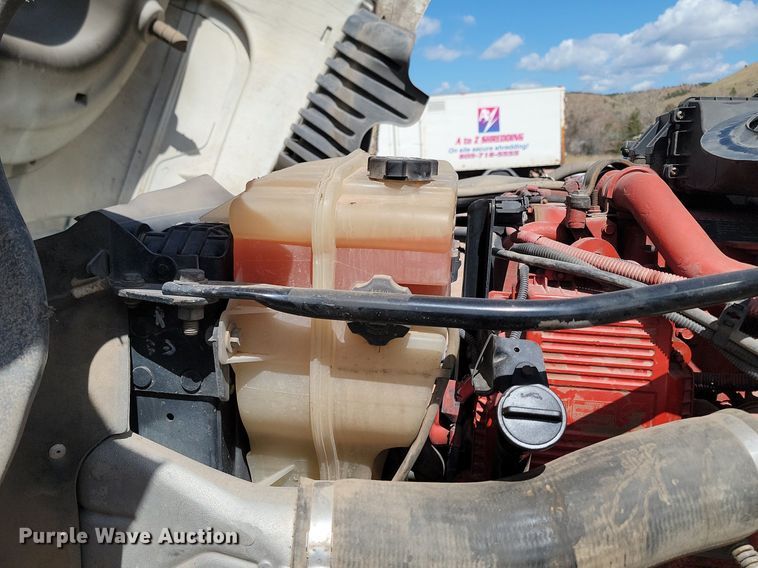 image for item NZ9762 2012 Freightliner  Cascadia  roll-off container truck