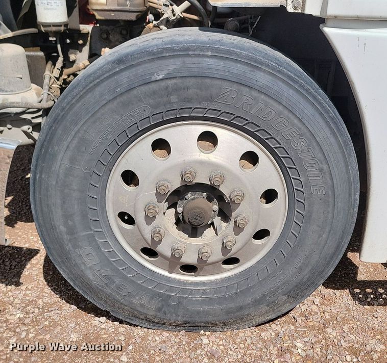 image for item NZ9762 2012 Freightliner  Cascadia  roll-off container truck