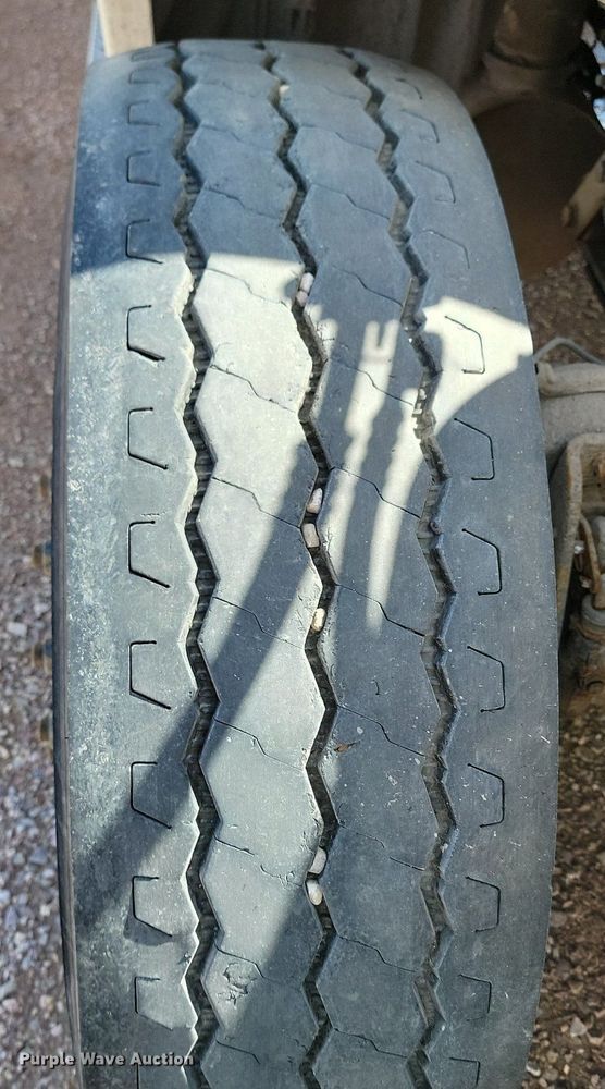 image for item NZ9762 2012 Freightliner  Cascadia  roll-off container truck