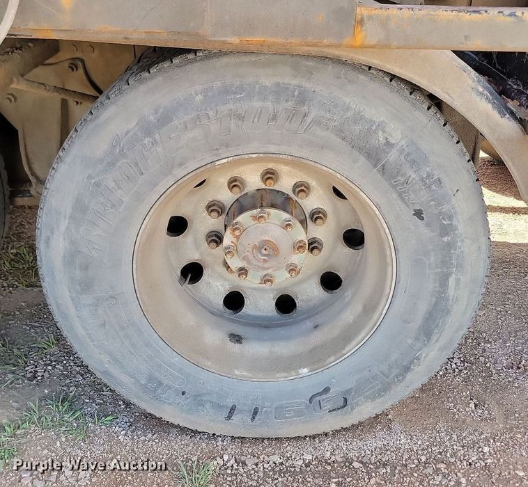 image for item NZ9762 2012 Freightliner  Cascadia  roll-off container truck