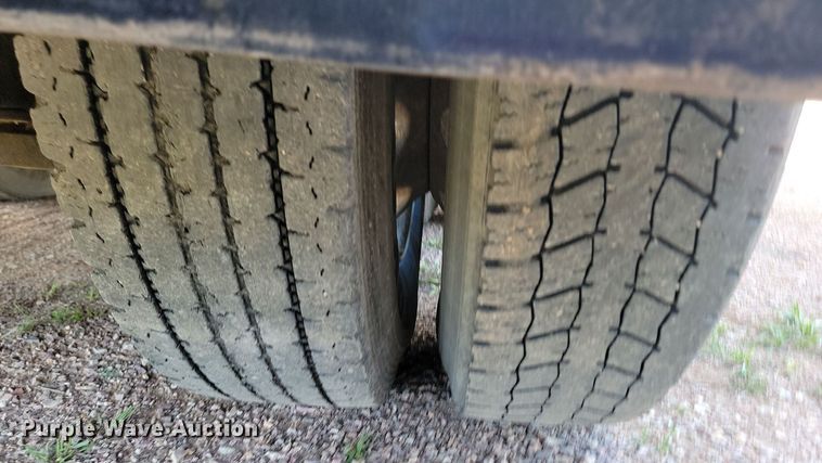 image for item NZ9762 2012 Freightliner  Cascadia  roll-off container truck