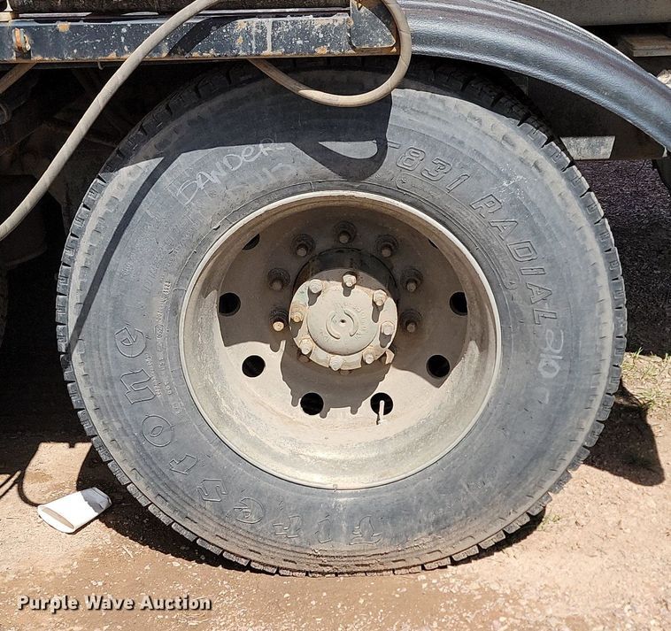 image for item NZ9762 2012 Freightliner  Cascadia  roll-off container truck