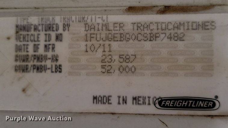 image for item NZ9762 2012 Freightliner  Cascadia  roll-off container truck