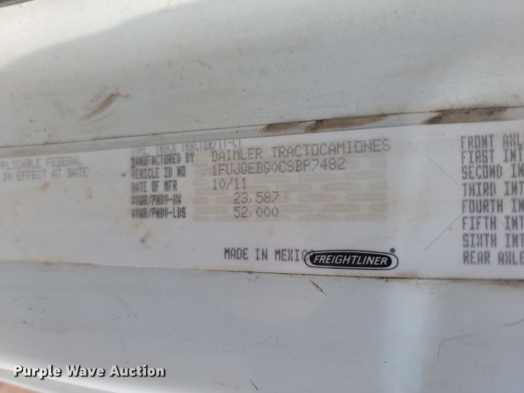 image for item NZ9762 2012 Freightliner  Cascadia  roll-off container truck