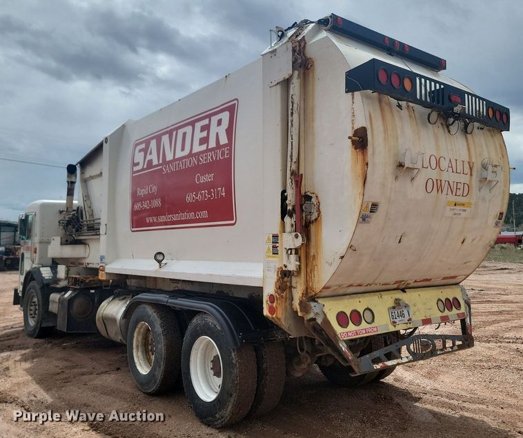 image for item NZ9763 2009 Peterbilt  320 refuse truck