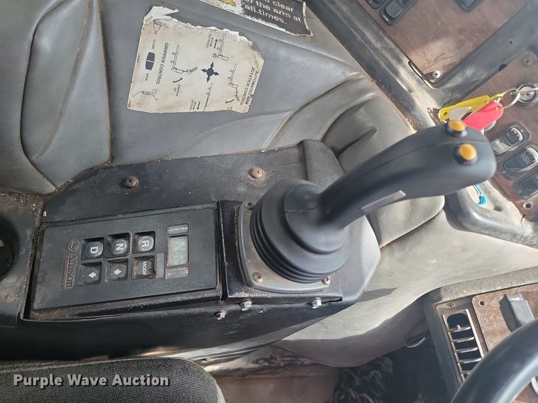 image for item NZ9763 2009 Peterbilt  320 refuse truck