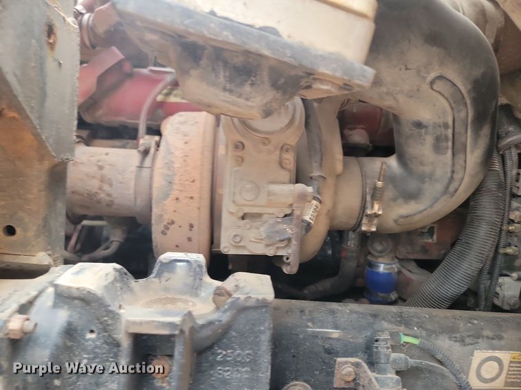 image for item NZ9763 2009 Peterbilt  320 refuse truck