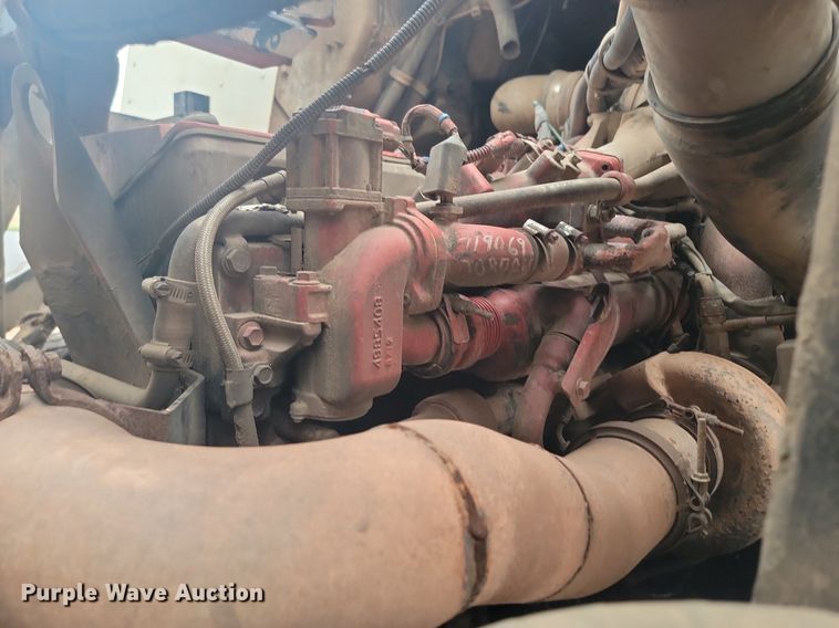 image for item NZ9763 2009 Peterbilt  320 refuse truck