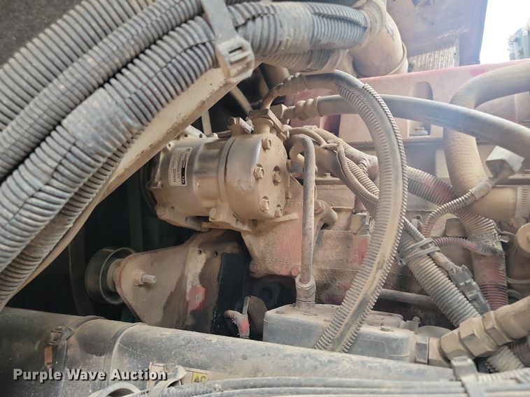 image for item NZ9763 2009 Peterbilt  320 refuse truck