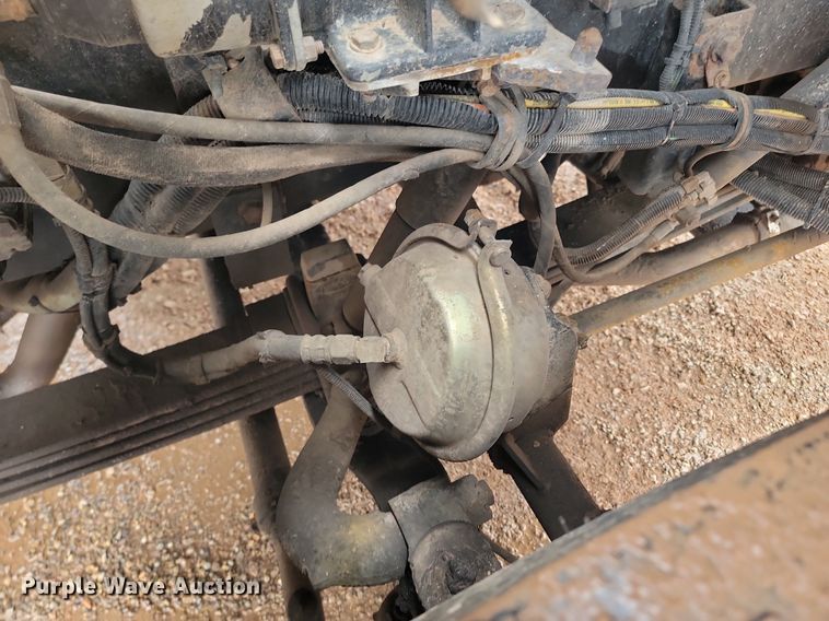 image for item NZ9763 2009 Peterbilt  320 refuse truck