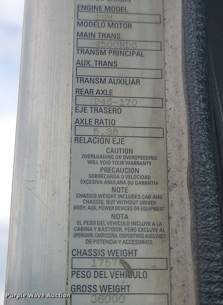 image for item NZ9763 2009 Peterbilt  320 refuse truck