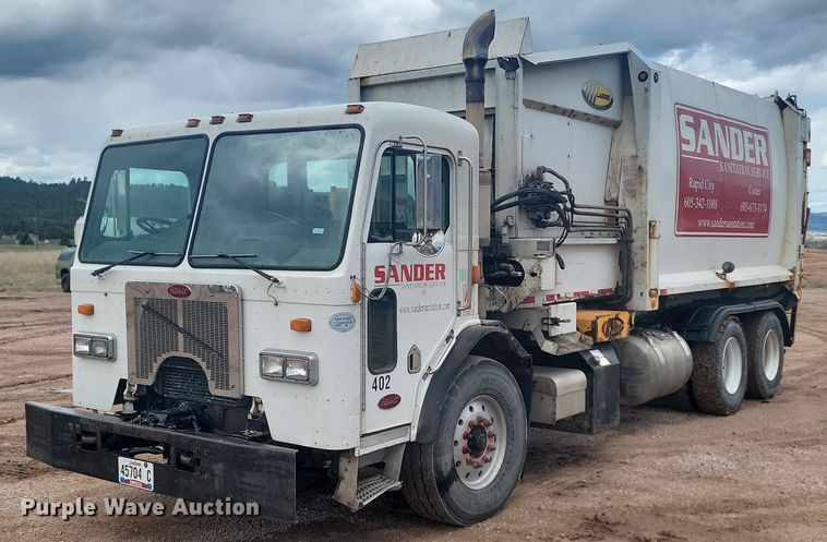 image for item NZ9764 2009 Peterbilt  320 refuse truck