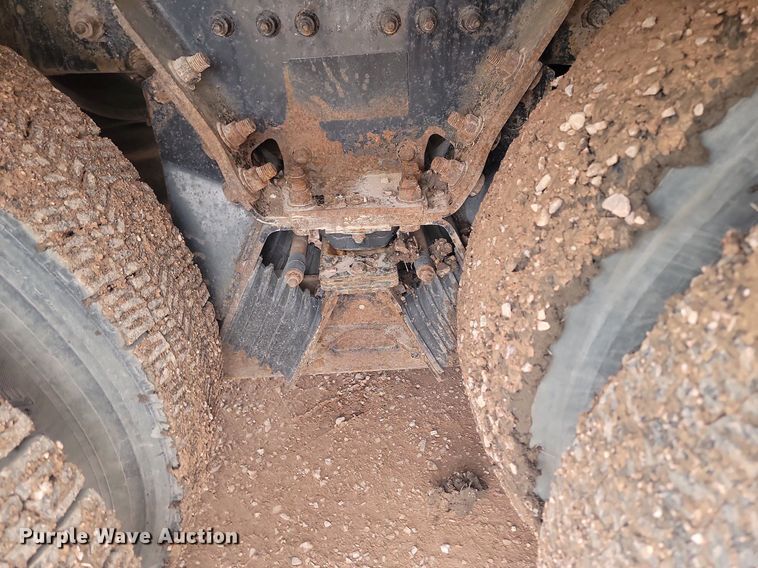 image for item NZ9764 2009 Peterbilt  320 refuse truck