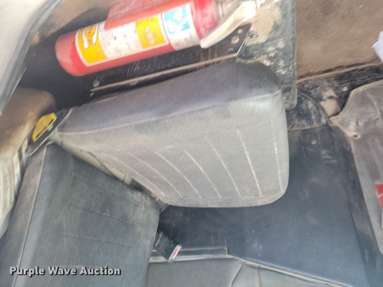 image for item NZ9764 2009 Peterbilt  320 refuse truck