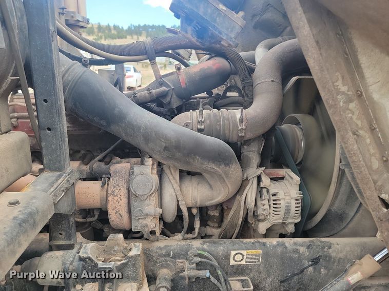 image for item NZ9764 2009 Peterbilt  320 refuse truck