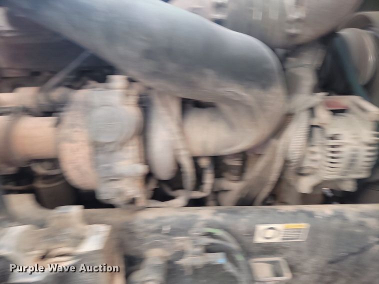 image for item NZ9764 2009 Peterbilt  320 refuse truck