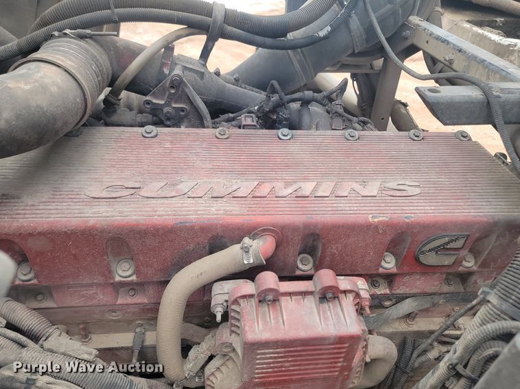 image for item NZ9764 2009 Peterbilt  320 refuse truck