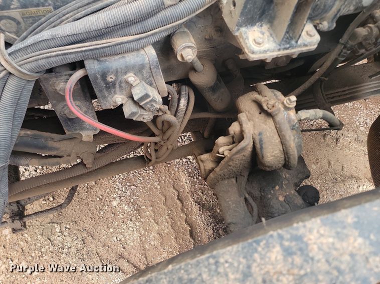 image for item NZ9764 2009 Peterbilt  320 refuse truck